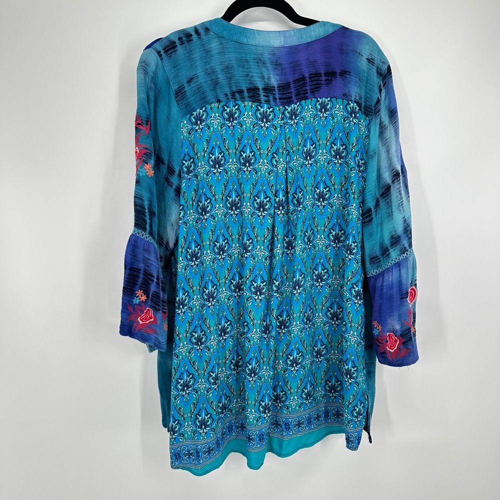 Caleeas Womens 1X Blue Embroidered Bird Rose Bell Sleeve Tunic Top Artsy - Picture 5 of 8
